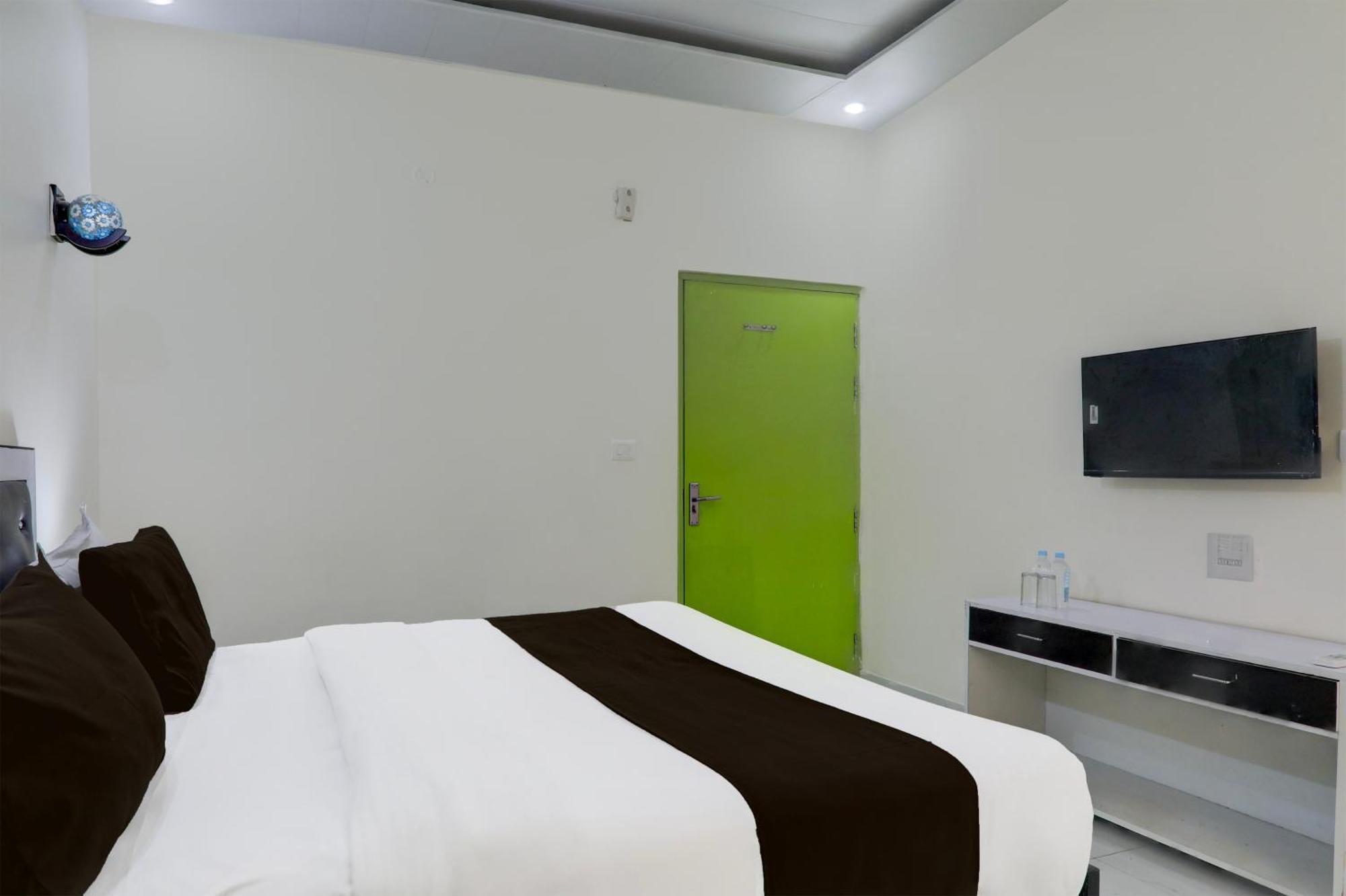 Super Hotel O Banthara Near Airport Banthra Sikandarpur Luaran gambar