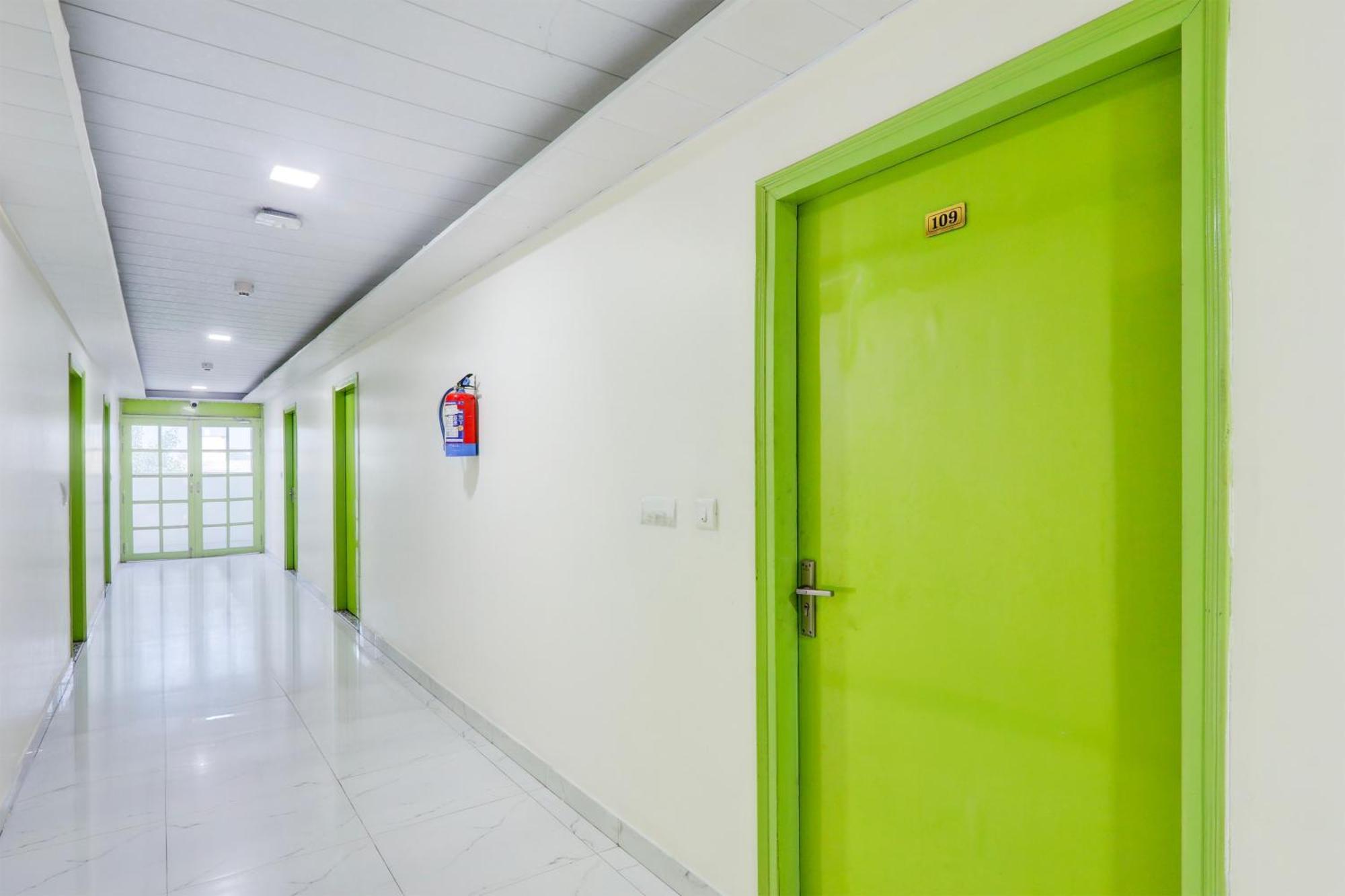 Super Hotel O Banthara Near Airport Banthra Sikandarpur Luaran gambar